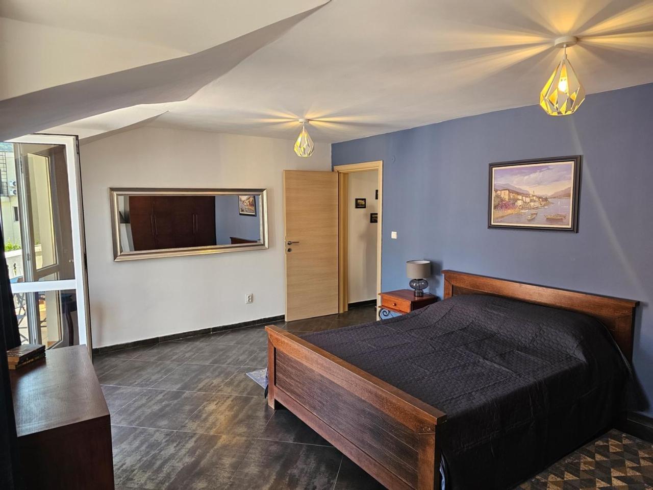 Daire Charming Flat - Balcony With Mountain View, Near